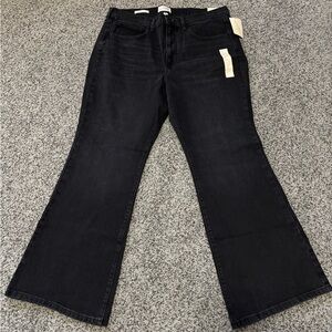 Universal Thread Women's Dark Flare Jeans